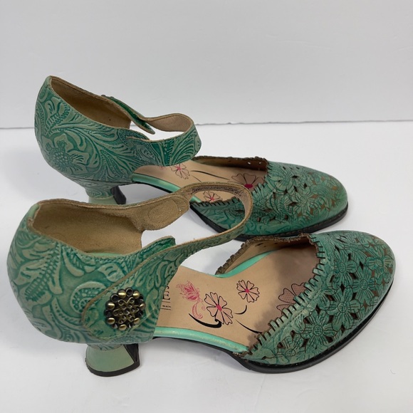 Spring Step Green Floral Heels - Picture 4 of 8
